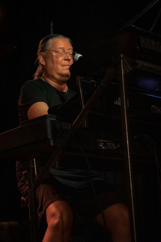 Devadesátiminutový koncert legendární skupiny PROGRES 2 v pátek 10.9.2021 v Barrák music club